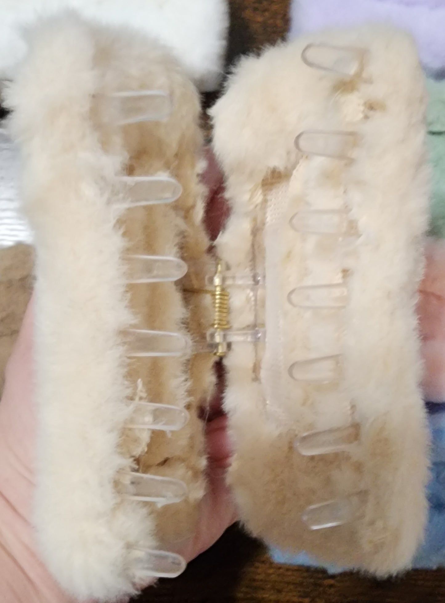 Fuzzy Hair Claws