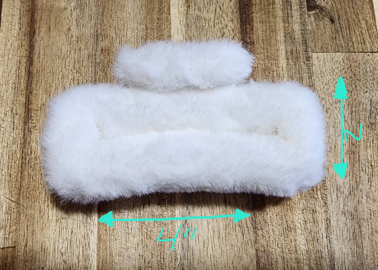 Fuzzy Hair Claws